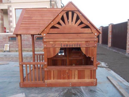 картинка Деревянный игровой домик №2 от магазина Лазалка